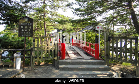 Godaido, una piccola aula del tempio su di un isolotto di Matsushima. È il più famoso come Matsushima Bay, una delle tre viste del Giappone. Prefettura di Miyagi, Giappone Foto Stock