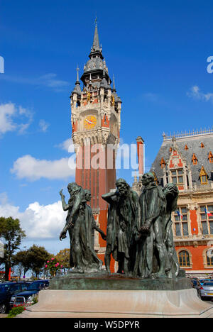 I Borghesi di Calais, opera in bronzo di Rodin fuori del municipio, Calais, Francia Foto Stock