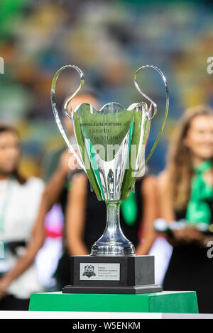 Lisbona, Portogallo. 28 Luglio, 2019. Il trofeo della finale di Pre-Season cinque violini 2019 Trofeo partita di calcio tra Sporting CP vs Valencia CF.(punteggio finale: Sporting CP 1 - 2 Valencia CF) Credito: SOPA Immagini limitata/Alamy Live News Foto Stock