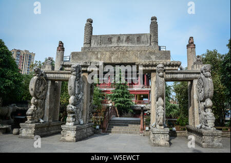 Nanning, Cina - il Nov 2, 2015. Antico palazzo in Nanning, Cina. Nanning è una città nel sud della Cina vicino al confine del Vietnam. Foto Stock