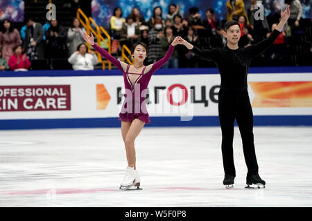 Il cinese dei pattinatori di figura Peng Cheng e Jin Yang competere in coppie di pattinaggio gratuito del 2019 ISU World Figure Skating Championships in Saitama, Giappone, Foto Stock