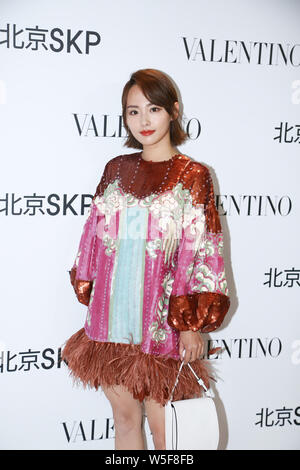 Il cinese attrice e cantante Jenny Zhang partecipa ad un evento promozionale per Valentino a Pechino in Cina, 18 marzo 2019. Foto Stock