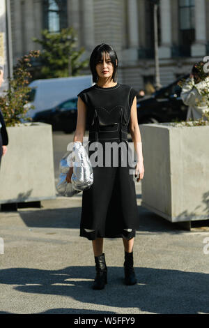 Attrice Cinese Xin Zhilei è raffigurato a Parigi durante la settimana della moda di Parigi Autunno Inverno 19/20 in Francia, il 27 febbraio 2019. Borsa: Maison Margiela ** Foto Stock