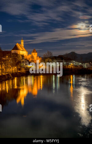 Germania, Fussen è una città in Baviera, la romantica città vecchia, Santo Stefano, Franziskanerkirche, fiume Lech Foto Stock