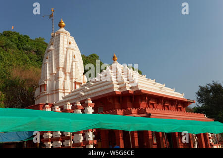 Ganesha tempio a Ganapatipule beach, Ratnagiri, Maharashtra, India. Foto Stock