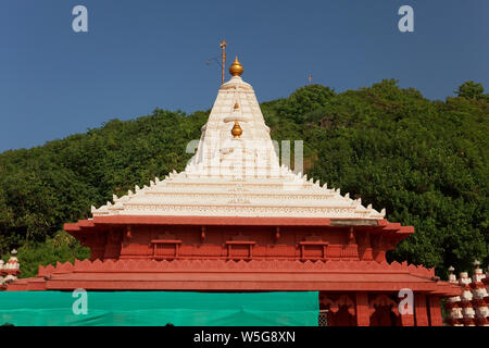 Ganesha tempio a Ganapatipule beach, Ratnagiri, Maharashtra, India. Foto Stock