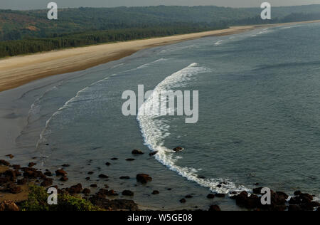 Spiaggia di Ganpatipule parte estesa verso Ratnagiri, Maharashtra, India. Foto Stock