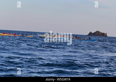 La polvere carrello trofeo, isole Scilly - Venerdì uomini Gig Boat Race Foto Stock