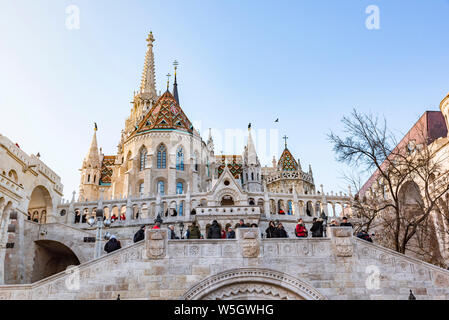 La Chiesa di San Mattia a Buda Castle District, Sito Patrimonio Mondiale dell'UNESCO, Budapest, Ungheria, Europa Foto Stock