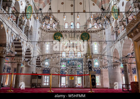 Vista interna di Kilic Ali Pasha moschea che è parte di Ali Pasha complesso, costruito tra il 1580 e il 1587 da Mimar Sinan nel Beyoglu, Istanbul, Turchia.25 Ju Foto Stock