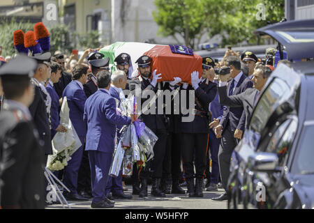 Napoli, Italia. Il 29 luglio 2019. Italia 29/07/2019 Somma Vesuviano (Na) i funerali del carabiniere Mario Cerciello Rega uccisi a Roma da due americani. Credito: Fabio Sasso/ZUMA filo/Alamy Live News Foto Stock