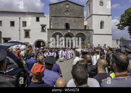 Napoli, Italia. Il 29 luglio 2019. Italia 29/07/2019 Somma Vesuviano (Na) i funerali del carabiniere Mario Cerciello Rega uccisi a Roma da due americani. Credito: Fabio Sasso/ZUMA filo/Alamy Live News Foto Stock