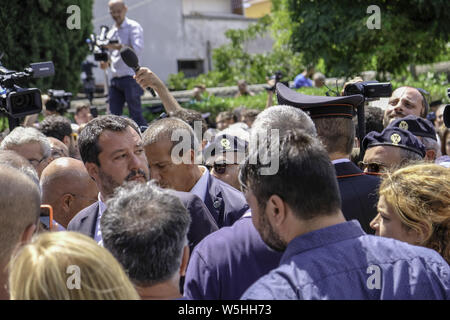 Napoli, Italia. Il 29 luglio 2019. Italia 29/07/2019 Somma Vesuviano (Na) i funerali del carabiniere Mario Cerciello Rega uccisi a Roma da due americani. Credito: Fabio Sasso/ZUMA filo/Alamy Live News Foto Stock