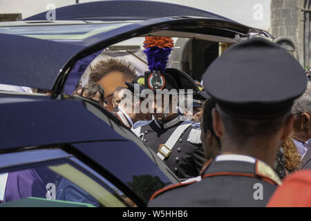 Napoli, Italia. Il 29 luglio 2019. Italia 29/07/2019 Somma Vesuviano (Na) i funerali del carabiniere Mario Cerciello Rega uccisi a Roma da due americani. Credito: Fabio Sasso/ZUMA filo/Alamy Live News Foto Stock