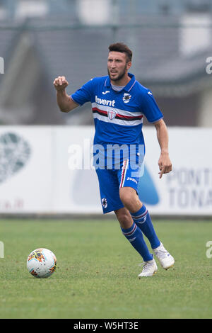 Vasco Regini (Sampdoria durante la pre-stagione amichevole tra Sampdoria 4-0 Pro Patria presso lo Stadio Comunale il 24 Luglio 2019 da ponte di legno, Italia. Credito: Maurizio Borsari/AFLO/Alamy Live News Foto Stock