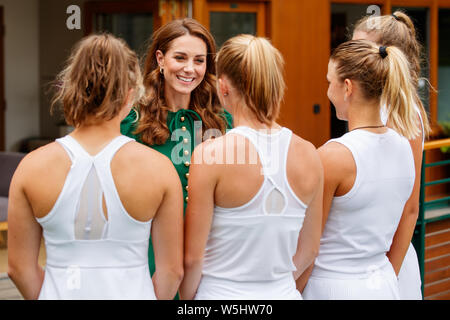 Caterina, duchessa di Cambridge aka Kate Middleton durante i campionati di Wimbledon 2019. Foto Stock