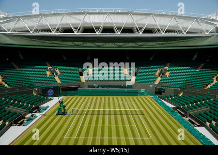 Vista generale del numero 1 Corte presso i campionati di Wimbledon Foto Stock