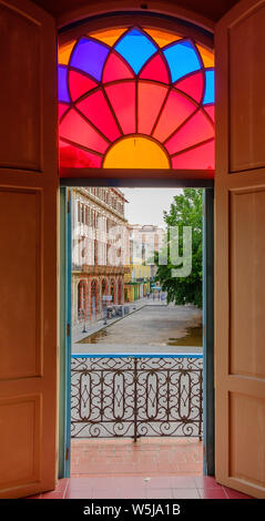 L'Avana, Cuba, luglio 2019, vista da Santa Isabel hotel stanza in Piazza delle Armi Foto Stock