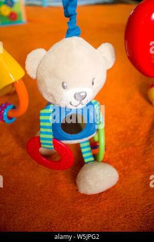 bambino a forma di pupazzetto Foto Stock