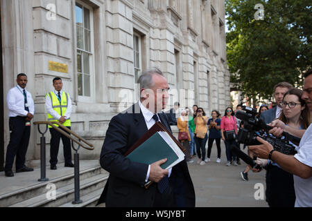 Londra, Regno Unito. 29 Luglio, 2019. Il procuratore generale e membro della Brexit 'guerra' armadio, Geoffrey Cox lascia Cabinet Office in Whitehall questo pomeriggio, dopo aver partecipato a un incontro con la exit Strategy Committee (XS) in ufficio di gabinetto. Credito: Joe Kuis / Alamy News Foto Stock