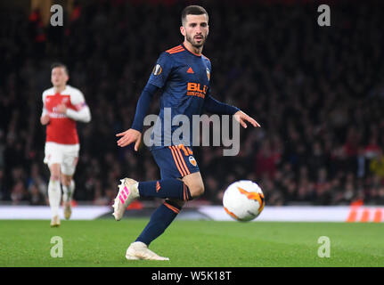 Londra, Inghilterra - 2 Maggio 2019: Jose Gaya di Valencia nella foto durante la prima tappa del 2018/19 UEFA Europa League semifinali partita tra Arsenal FC (Inghilterra) e Valencia CF (Spagna) all'Emirates Stadium. Foto Stock