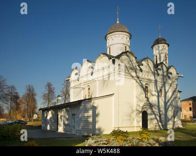 Cattedrale di deposizione (Rizopolozhensky cattedrale) al monastero di deposizione di Robe (Rizopolozhensky convento) in Suzdal. Vladimir oblast. La Russia Foto Stock