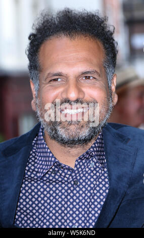 Sarfraz Manzoor, accecato dalla luce - REGNO UNITO lo screening di Gala, Curzon Mayfair, Londra, UK, 29 luglio 2019, Foto di Richard Goldschmidt Foto Stock