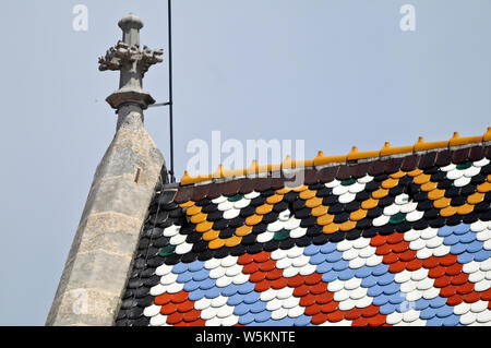 La Chiesa di San Marco: dettaglio delle piastrelle colorate. Zagreb, Croazia Foto Stock