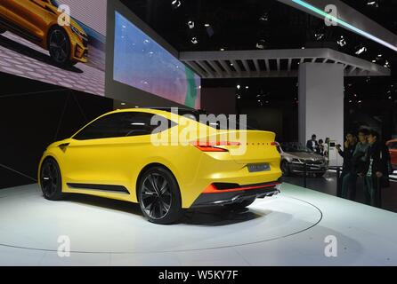 Una Skoda Vision iV concept car è visualizzato durante il XVIII Shanghai industria automobilistica internazionale mostra, noto anche come Auto Shanghai 2019, in Foto Stock