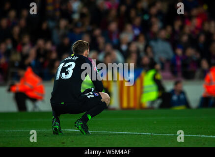 Il portiere Jan Oblak del Club Atletico de Madrid si affaccia su durante il trentunesimo round match della Liga stagione 2018-2019 tra FC Barcelona e il Club Atl Foto Stock