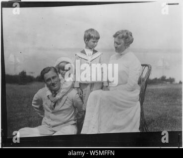 Eleanor Roosevelt, Elliott, Giacomo e Sara Delano a Campobello Foto Stock