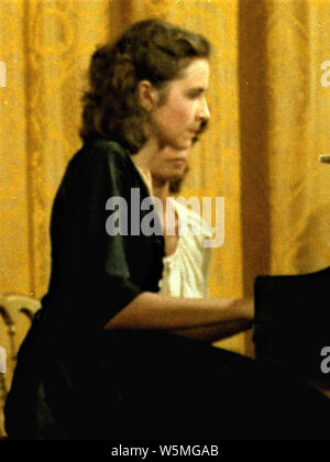 Elena Rostropovich suona presso la Casa Bianca a Washington DC nel 1978 Foto Stock