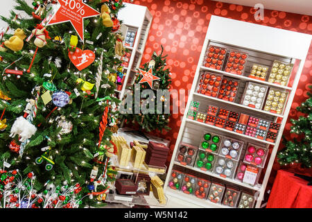 Palm Beach Gardens Florida, The Gardens Mall, Macy's, Anchor, grandi magazzini al dettaglio, shopping shopper shopping negozi mercato mercati mercato buyi Foto Stock