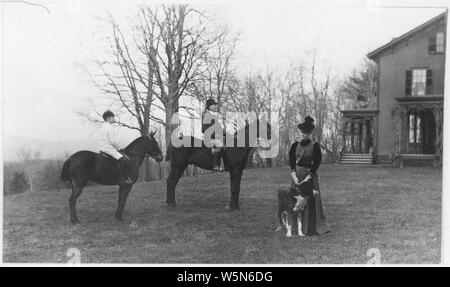 Franklin D. Roosevelt, James Roosevelt e Sara Delano Roosevelt in Hyde Park, New York Foto Stock