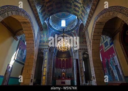 Altare camera con la luce Dome, Cattedrale armena, Lviv, Ucraina Foto Stock