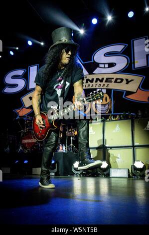 Luglio 29, 2019, Toronto, Ontario, Canada: leggendario chitarrista slash eseguita presso il Club dei ribelli in Toronto. (Credito Immagine: © Igor Vidyashev/ZUMA filo) Foto Stock