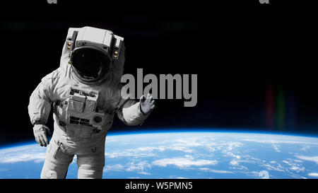 Astronauta sventolare durante una passeggiate spaziali in orbita del pianeta Terra (rendering 3d, gli elementi di questa immagine sono arredate dalla NASA) Foto Stock