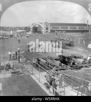 Campo di Volo a Columbus in Ohio, punto di partenza del piano sul primo air-rail, viaggio di New York a Los Angeles. 1929. Foto Stock