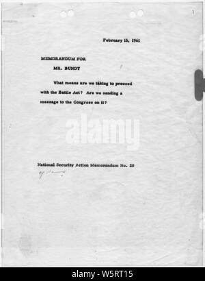 La sicurezza nazionale azione Memorandum n. 20 battaglia atto; Portata e contenuto: Memorandum per McGeorge Bundy procedendo con la battaglia di agire. Foto Stock