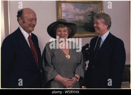 Il sindaco di New York, Edward Koch, Congressista Bella Abzug Incontro con Jimmy Carter. Foto Stock