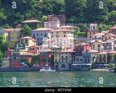 Varenna, un pittoresco villaggio di Lombardia. Lago di Como - Italia Foto Stock