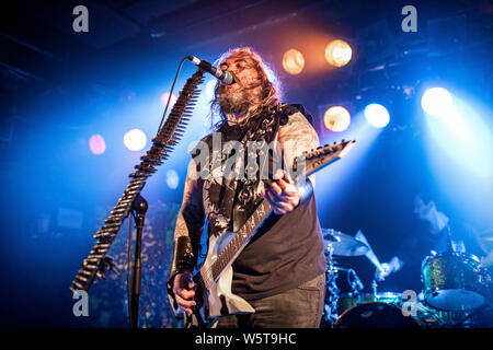 Oslo, Norvegia - 24 luglio 2019. La American heavy metal band Soulfly suona dal vivo a John Dee in Oslo. Qui il cantante e il chitarrista Max Cavalera è visto dal vivo sul palco. (Photo credit: Gonzales foto - Terje Dokken). Foto Stock