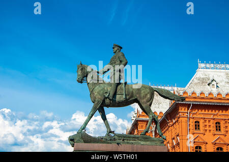 Russia, Mosca- Luglio 27 2019: monumento a George Zhukov presso il Museo Storico Foto Stock
