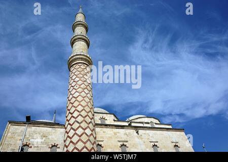 Il minareto della storica Uc Serefeli moschea, situato sulla Edirne, Turchia. Foto Stock