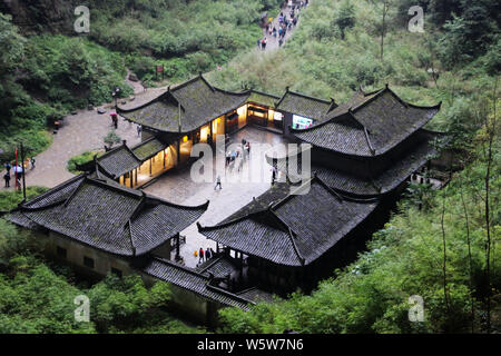 Scenario di tre ponti naturali Geoparco nazionale (Tian Keng San Qiao) in città Xiannushan, Wulong county, Chongqing, la Cina, il 5 dicembre 2018. Thr Foto Stock