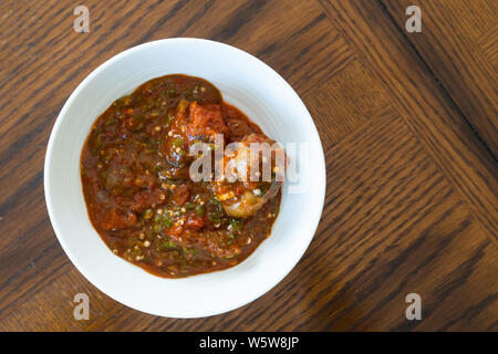 Piccante nigeriano Okra Okra zuppa nel recipiente Foto Stock