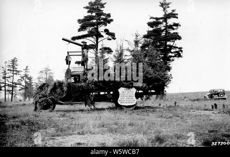 Fotografia di Rainmaker galleggiante dalla Penisola Superiore State Fair, campo di applicazione e il contenuto: didascalia originale: galleggiante Rainmaker, St. Martins Camp, Marquette (superiore Michigan) Penisola Superiore State Fair, 1936. Foto Stock