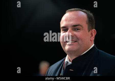 Monaco di Baviera, Germania. Il 30 luglio, 2019. Clemens Baumgärtner (CSU), la nuova testa di Wiesn, prende parte alla conferenza stampa per il Oktoberfest 2019. Credito: Lino Mirgeler/dpa/Alamy Live News Foto Stock