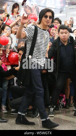 **TAIWAN OUT * * giapponese attore e cantante Takuya Kimura è raffigurato al Taipei Aeroporto Songshan di Taipei, Taiwan, 1 dicembre 2018. Foto Stock