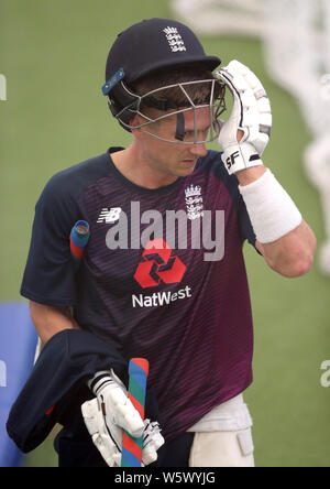 Inghilterra è Joe Denly batting durante la sessione di reti a Edgbaston, Birmingham. Foto Stock